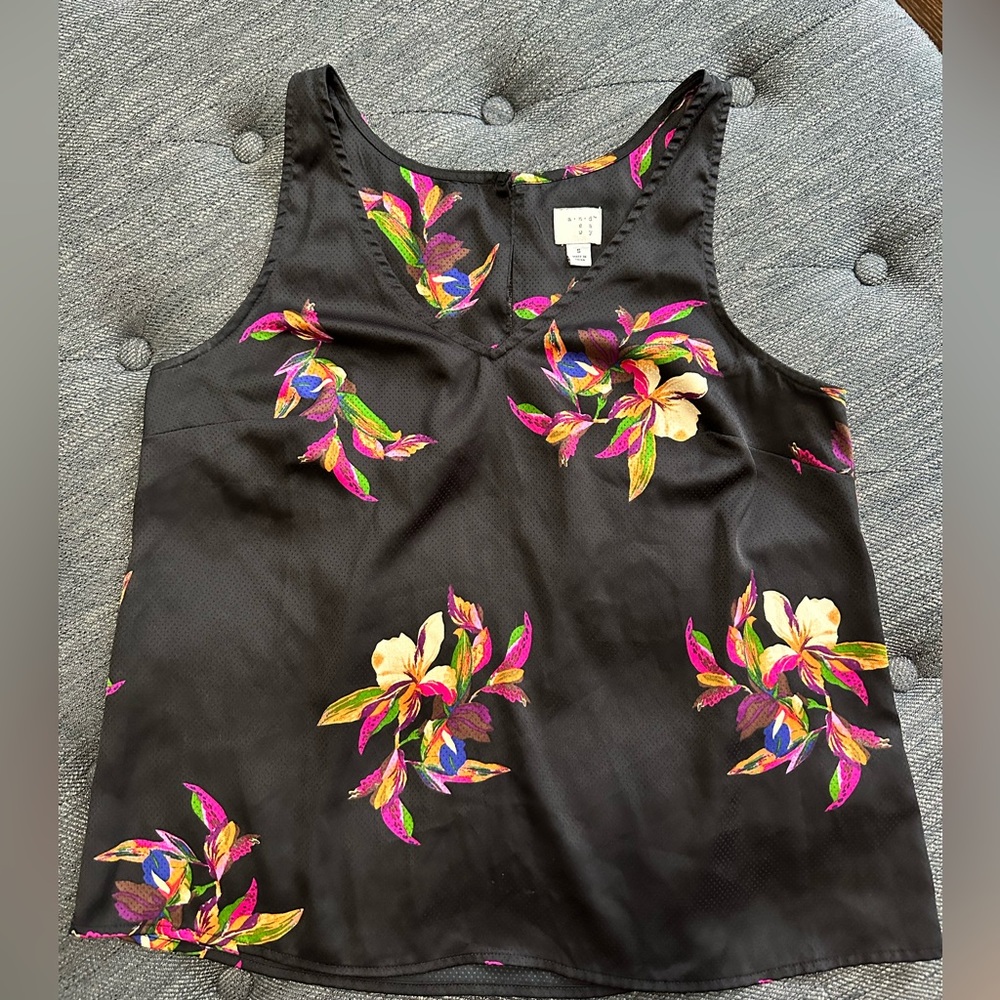 Women’s Small Silky Floral Tank Top